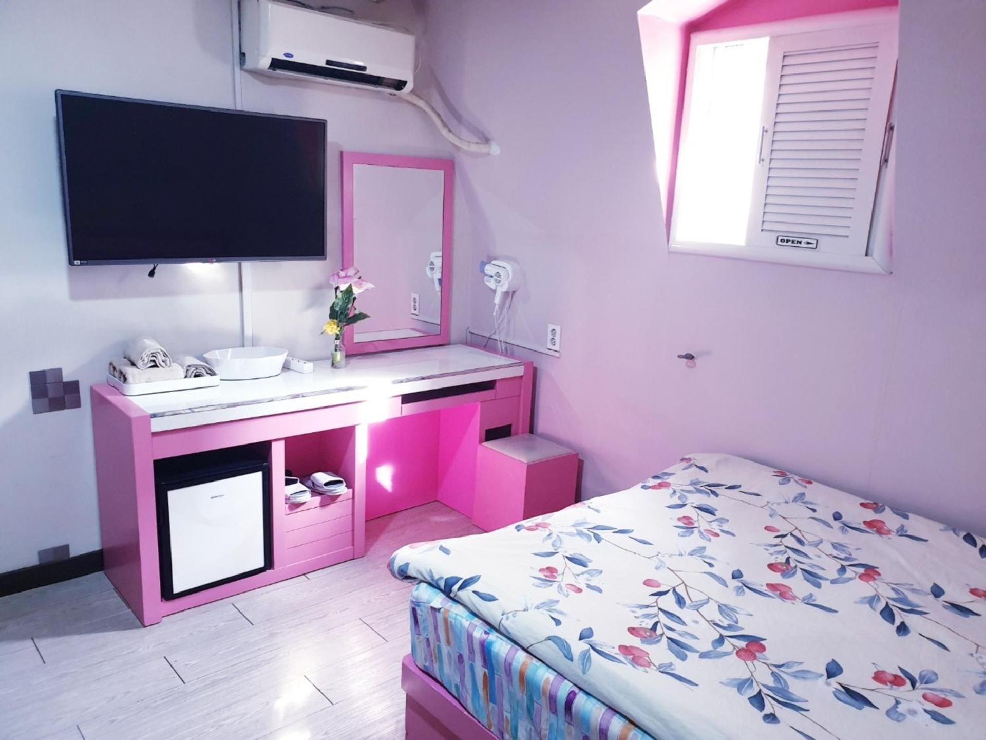 Oppa Hostel Sinchon-Hongdae Сеул Екстер'єр фото