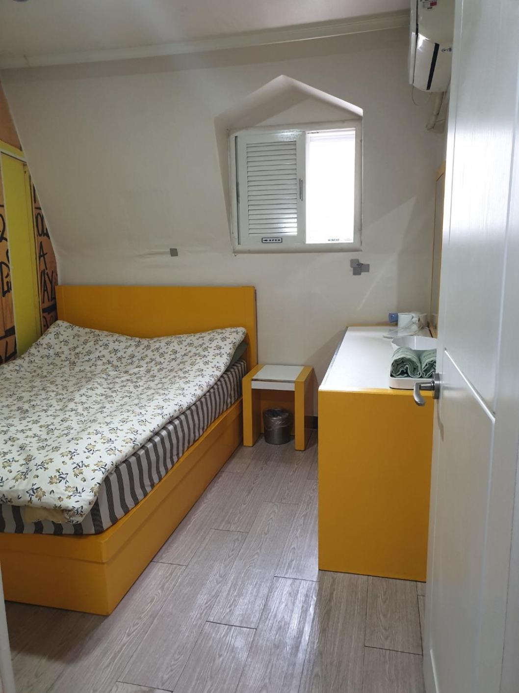 Oppa Hostel Sinchon-Hongdae Сеул Екстер'єр фото