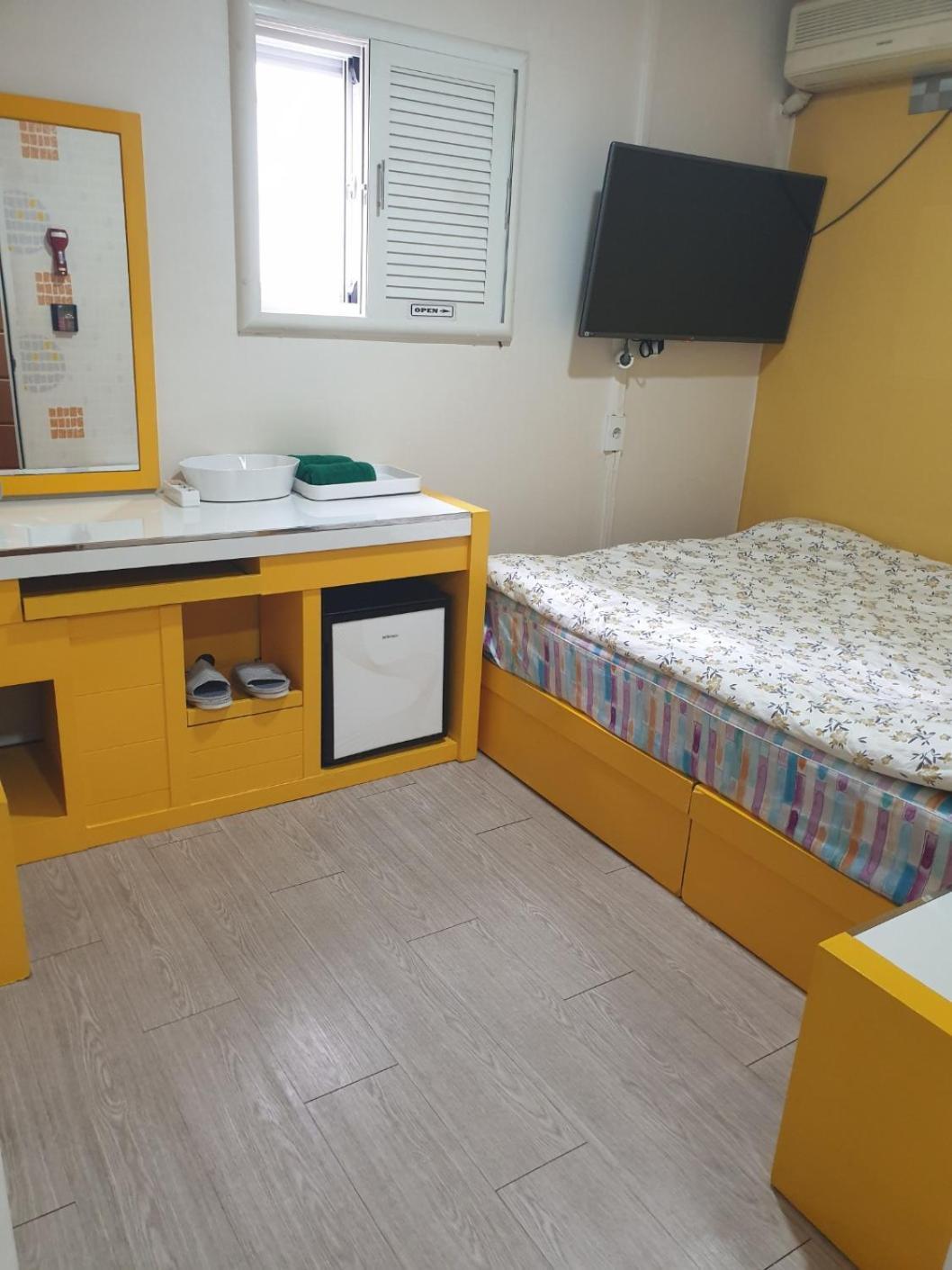 Oppa Hostel Sinchon-Hongdae Сеул Екстер'єр фото