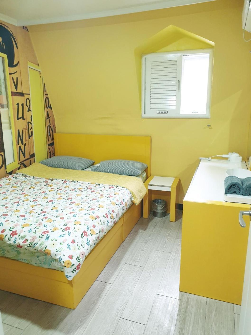 Oppa Hostel Sinchon-Hongdae Сеул Екстер'єр фото
